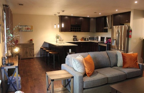 Kalamazoo Apartamento | 729 Keenway B · water view apartment in Kalamazoo