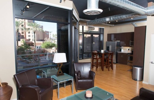 Brown and Stetson Business Condominio | 7301 E. 3rd Avenue / UNIT #208