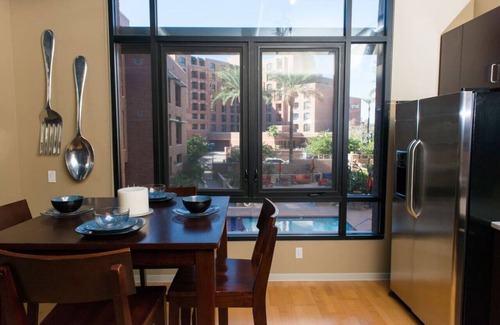Brown and Stetson Business Condominio | 7301 E. 3rd Avenue / UNIT #208