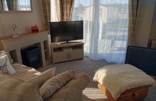 Mappleton Otro | 75 Orchard Mount, 3 bed luxury caravan Skirlington- sleeps 6