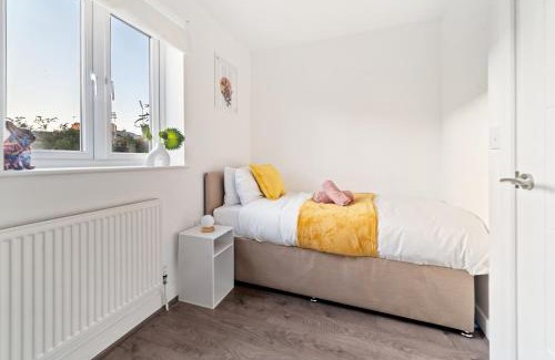 Aylestone Casa | 7Nights Special l Modern House near City Center Sleeps 6 with Free Parking l By Zen Nights Short Lets & Serviced Accommodations