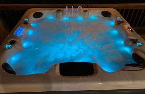 Nellysford Chalet De Esquí | 7th Hole Chalet at Wintergreen Resort Hot Tub, Sauna & 3 Fireplaces