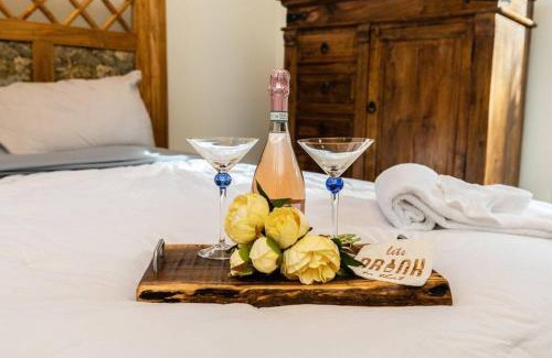 Nellysford Chalet De Esquí | 7th Hole Chalet at Wintergreen Resort Hot Tub, Sauna & 3 Fireplaces