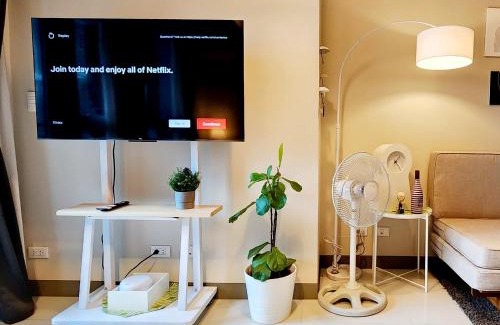 Bonifacio Global City Apartamento | 7U BGC Spacious Cozy Suite Near St Lukes & Grand Hyatt & Uptown Mall & Mitsukoshi FREE Parking with Washer