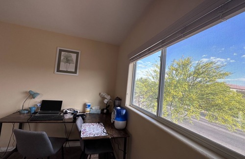 Enterprise Casa | 8-12 minutes to Airport &strip. Have RV parking .