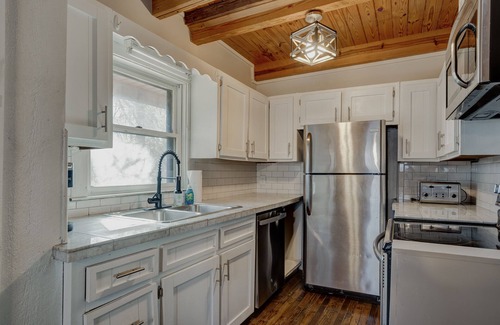 McCalla Cabina | 8 Bed Cabin, between Tuscaloosa and Bham, Close to Golf Courses