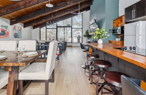 The Blue Mountains Chalet De Esquí | 8 Bedroom Blue Mountain Chalet with Ping-Pong - 218 Arlberg