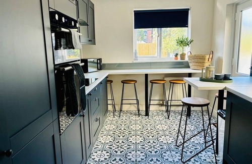 Gloucester Casa | 8 Beds, Sleeps up to 11, Gloucester City Centre