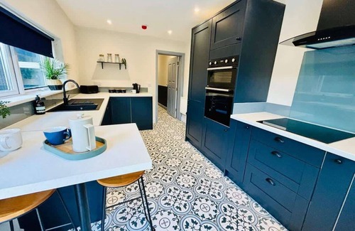 Gloucester Casa | 8 Beds, Sleeps up to 11, Gloucester City Centre