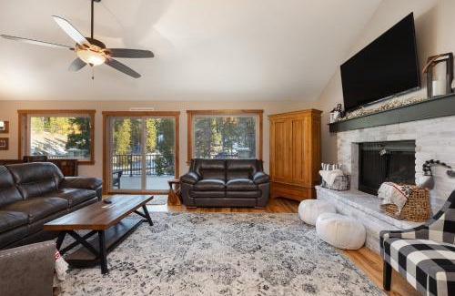 Crown Casa | 8 Crown Drive by Summit County Mountain Retreats