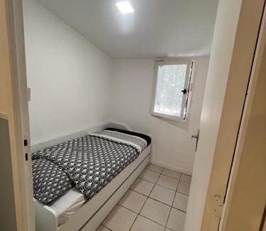 Saint-Aubin-de-Nabirat Casa | 8-Gîte 5 personnes avec piscine