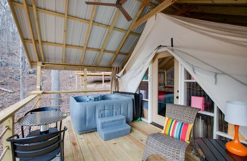 Groveoak Alquiler De RV | #8 (Game Room) Luxury Glamping Tent Arcade Theme