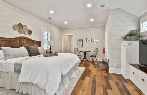 Peachtree City Cabaña | 8 Individual Private Cottages
