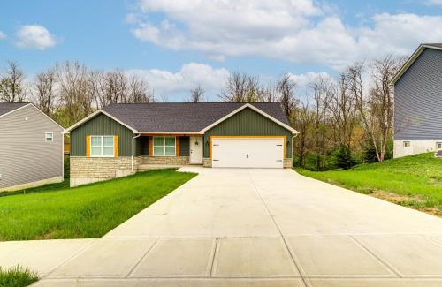 Dry Ridge Casa | 8 Mi to Ark Encounter Family Home with Deck and Grill