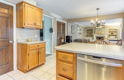 Laotto Casa | 8 Mi to Dtwn: Family-Friendly Home in Fort Wayne!