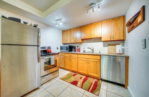 Mercer Island Apartamento | 8 Mi to Dtwn Seattle: Pet-friendly Apt w/ Hot Tub
