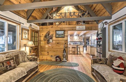 Tahoe Paradise Casa | 8 Mi to Heavenly Mtn Resort! Hot Tub Hideaway