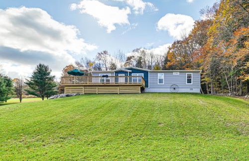 Stephentown Casa | 8 Mi to Jiminy Peak Resort Mtn-View Home with Deck