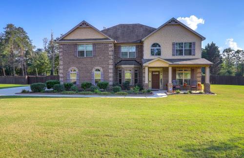 Fayetteville Casa | 8 Mi to Trilith Studios Home with Fire Pit!