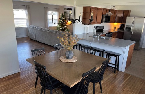 Connersville Casa | 8 miles from Brookville Lake.