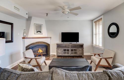 Asheville Casa | 8 Village Lane 200