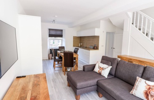Waterhead Cabaña | 8 WATERHEAD TERRACE, family friendly in Ambleside
