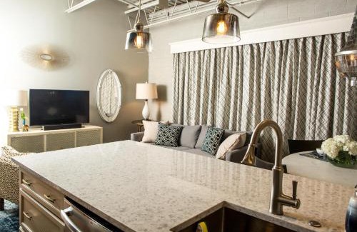 Downtown Asheville Apartamento | 80 Lex 203 Eclectic Industrial Apt