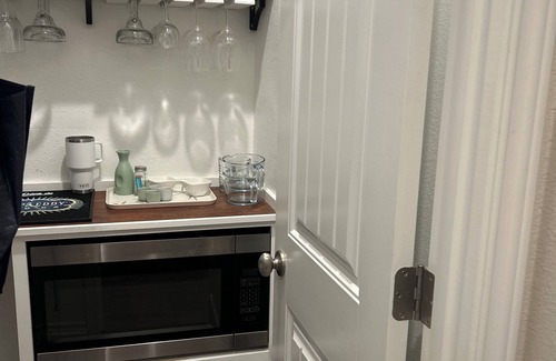 Wolfforth Casa | 806 House! 3/2 home in welcoming Wolfforth with AC, WIFI, TV, + filtered water
