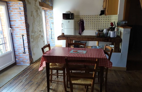 Auzon Casa | Precioso apartamento de 80m² en edificio de piedra en Auvernia