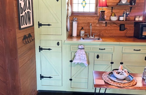 Waycross Cabina | 81 Pines-The Cabin