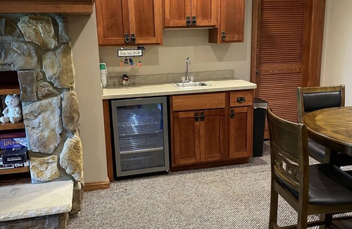 Clymer Condominio | 8409 PEEK N PEAK SLOPE SIDE SKI IN/OUT GOLF LIFT 8,Firepit