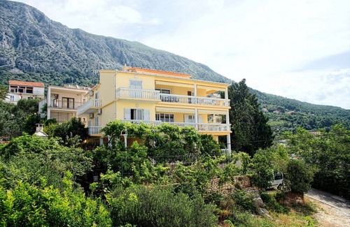 Zivogosce Apartamento | 85 m² Apartamento ∙ 4 habitaciones ∙ 9 personas