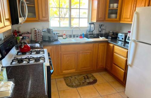 South Gate Apartamento | 8670 San Carlos - South Gate CA - The Best 2 Rooms