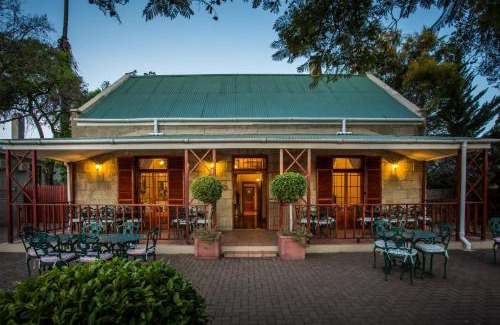 Oudtshoorn Casa | 88 Baron van Reede Guesthouse