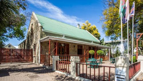 Oudtshoorn Casa | 88 Baron van Reede Guesthouse