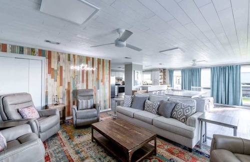 Grand Isle Casa | 8BR Beachfront w/ Huge Deck | Walk to Sand + Kayak