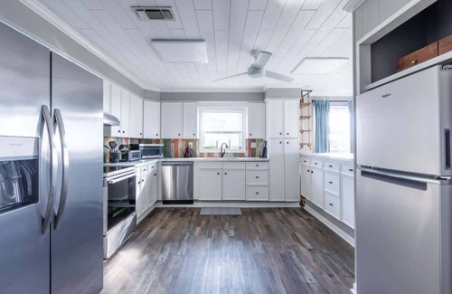 Grand Isle Casa | 8BR Beachfront w/ Huge Deck | Walk to Sand + Kayak
