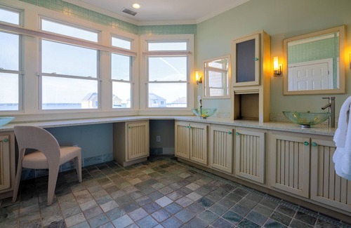 West Hampton Dunes Casa | 8BR Glamorosa casa frente al mar con piscina + jacuzzi. Ofertas de última hora disponibles!