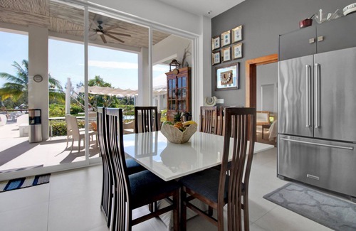 Nassau Casa | 8BR Waterfront Home Veranera Old Fort Bay, Nassau