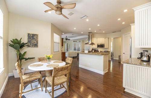 Palm River Estates Casa | 8mins to famous Naples beaches and sunsets! Entertainers family dream home.