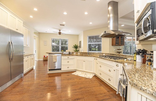Palm River Estates Casa | 8mins to famous Naples beaches and sunsets! Entertainers family dream home.