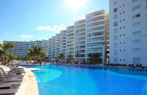 Nuevo Vallarta Apartamento | 8th Floor Villa Magna Condo