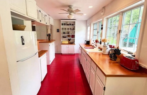 Chatham Casa | 9 acres of elegant gardens, rolling lawns, wooded paths and a private pool