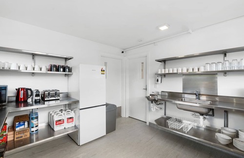 Christchurch City Centre Villa | 9-Bedroom Christchurch City Villa - Sleeps 19