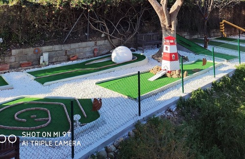 Estacion de Cartama Villa | * Nuevo para el mini golf loco 2020 * duerme 18, 8 habitaciones, 5 baños, piscina climatizada