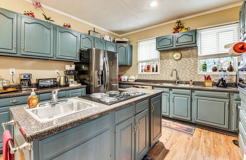 Decatur Casa | 9 Mi to Downtown Atlanta: Home w/ Deck + Yard!