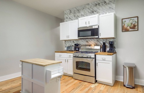 College Park Apartamento | 9 Mi to Dtwn ATL: Pet-Friendly Apt w/ Yard