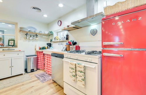 Cheboygan Cabaña | Walk to Beach & Mullett Lake: Cottage w/ Yard!