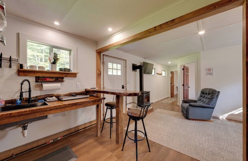 Hillsgrove Cabaña | 9 Mi to Worlds End State Park: Cabin in Hillsgrove