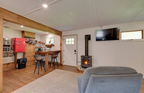 Hillsgrove Cabaña | 9 Mi to Worlds End State Park: Cabin in Hillsgrove